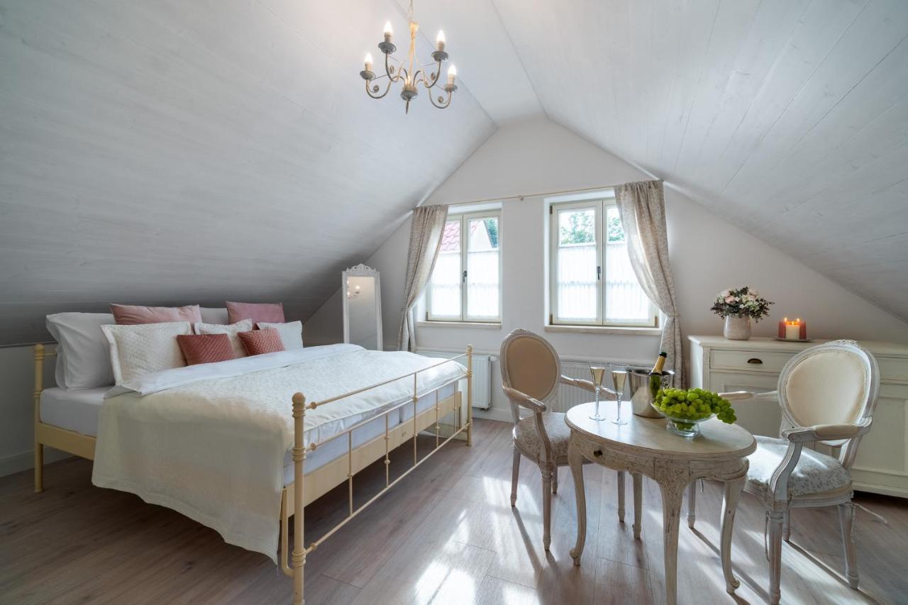 Boutique Hotel Soukenikuv Dum Кутна-Гора Экстерьер фото
